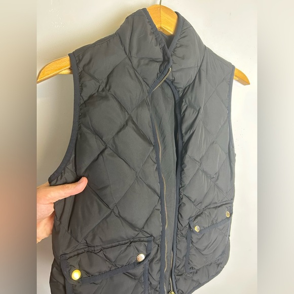 J. Crew Black Puffer Down Feathers Vest Gold Accents Button Size S Black Quilted - Picture 5 of 12
